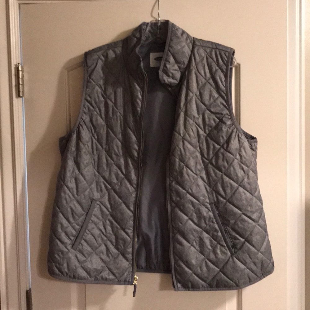 Old Navy zip up vest
